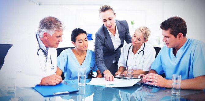 41-adobestock_132147359-medical-team.jpeg